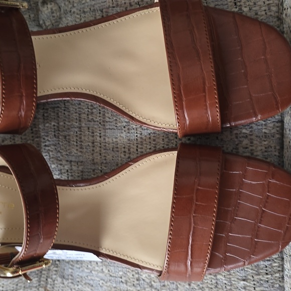 LIZ CLAIBORNE SIGNATURE WOMEN'S BROWN SUMMER MEMORY FOAM SANDALS SIZE 8 - Picture 4 of 14